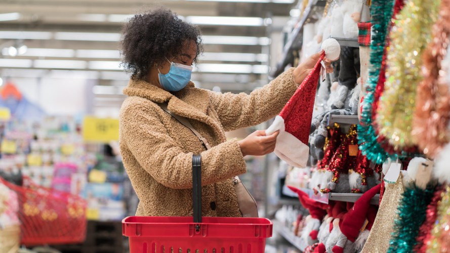 woman-shopping-for-holiday-decorations