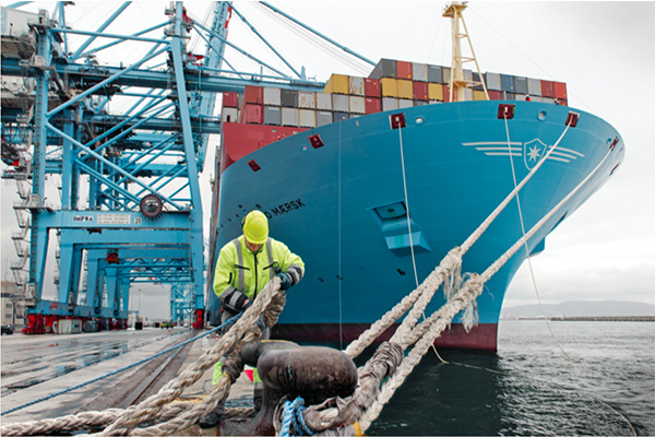 Fraktverksamheter är extremt komplexa. Hos danska Maersk finns 2 500 kundtjänstmedarbetare som varje vecka hanterar cirka 270 000 samtal och 355 000 e-postmeddelande. För att effektivisera verksamheten och ge kunderna en högre kundupplevelse har man valt Salesforce tjänster.