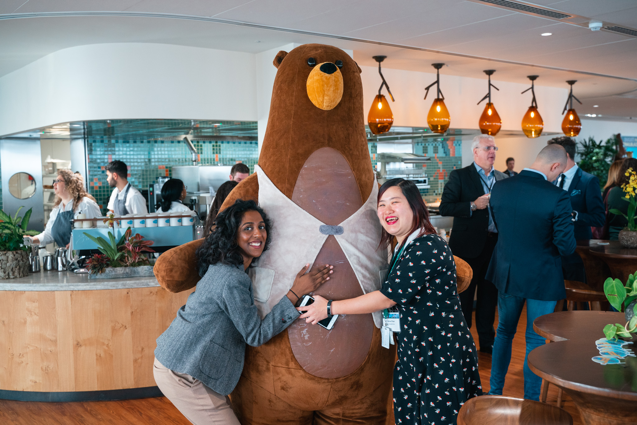 Salesforce Dreamforce to London, Unveils New Ohana Floor and