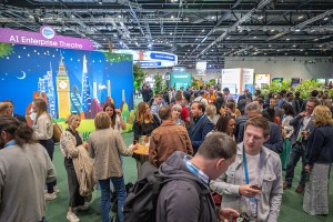 Crowds of people at Salesforce World Tour London