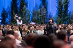 Emlie pendant la keynote de Salesforce World Tour Paris